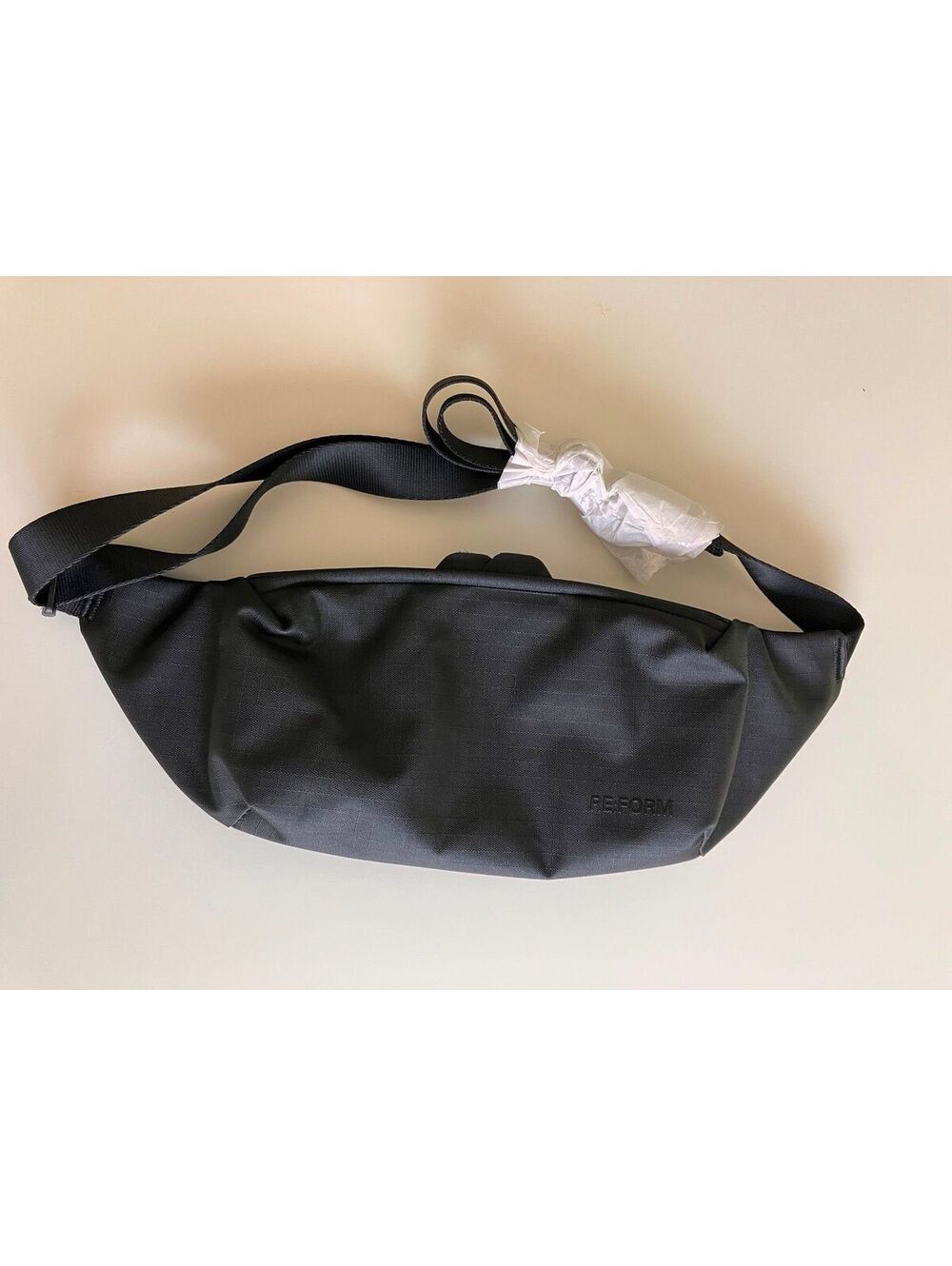 NWOT RE:FORM ES:01 Essential Sling Bag 1.2L Minimalist Weatherproof Black Unisex
